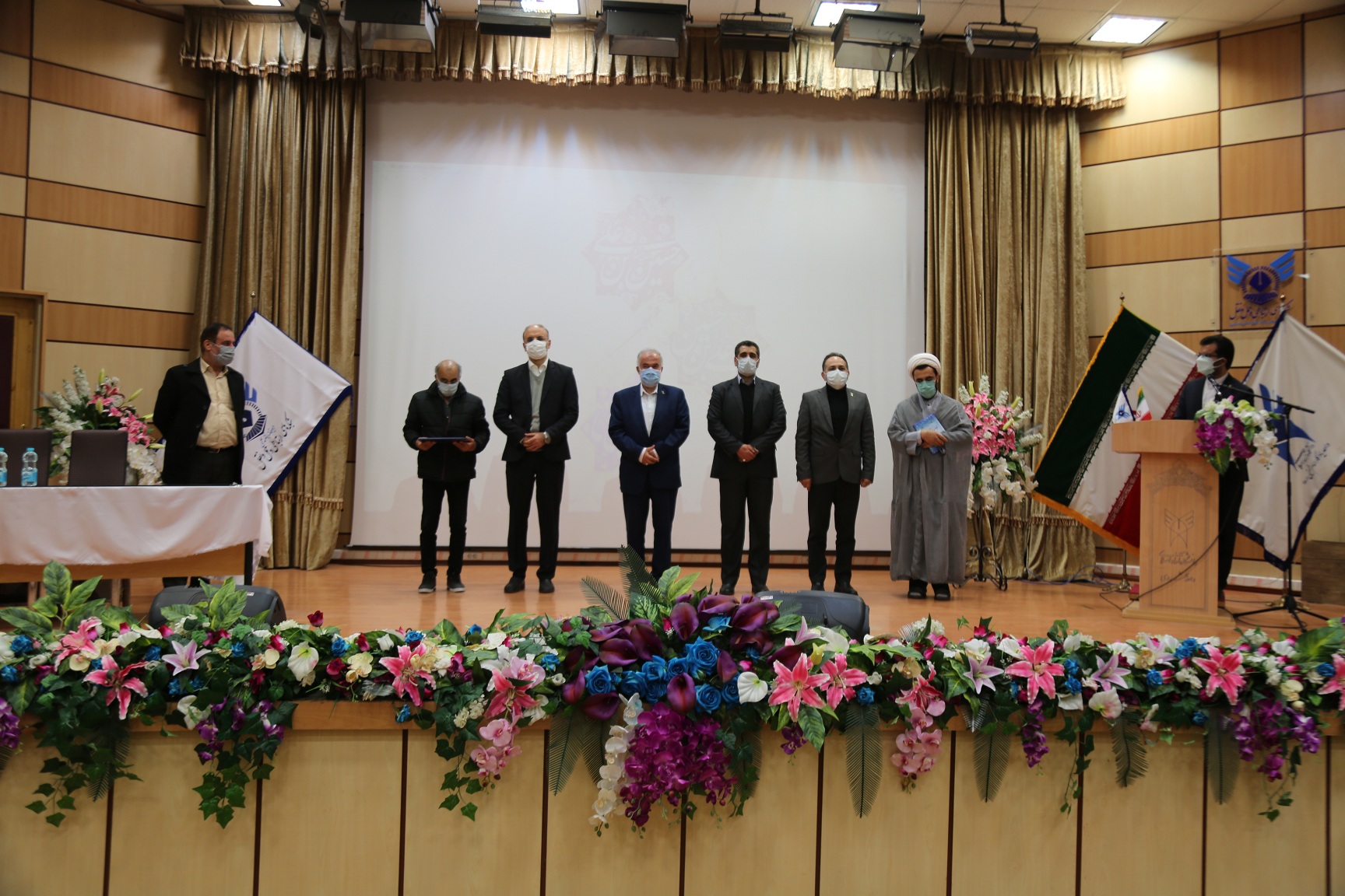 مراسم پایان سال و قدردانی از خدمات یکساله کارکنان دانشگاه آزاد اسلامی واحد یادگار امام خمینی(ره) شهرری