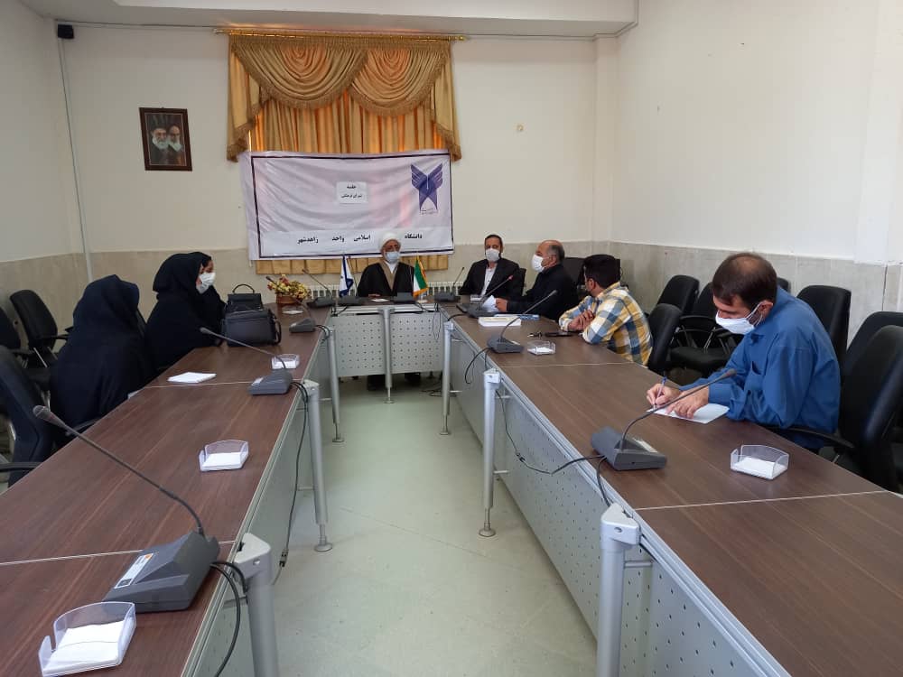 دیدار اعضای کانون فرهنگی دانشگاه آزاد اسلامی واحد زاهدشهر با قهرمان عباسی