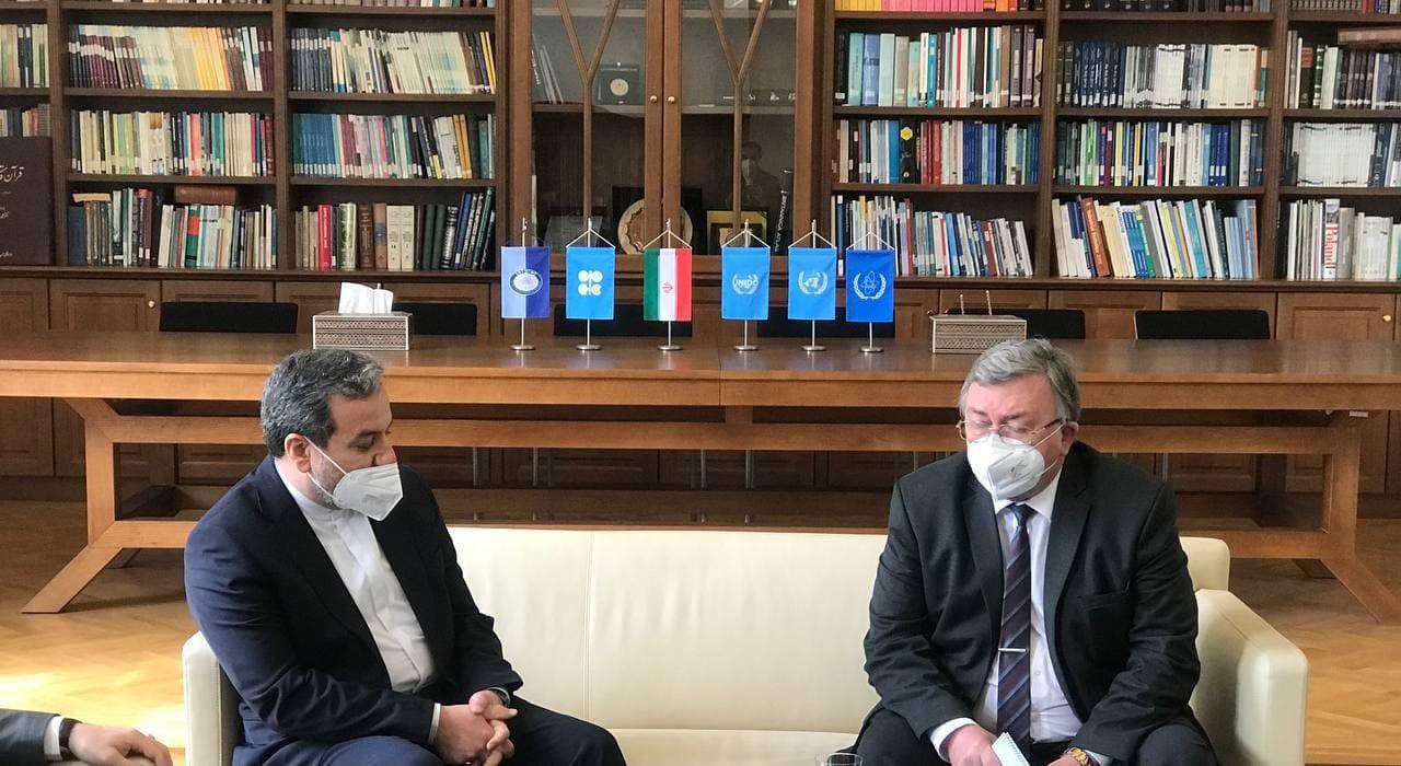 میخائیل اولیانوف - سیدعباس عراقچی