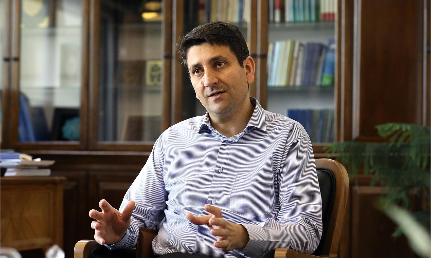 ستار هاشمی
