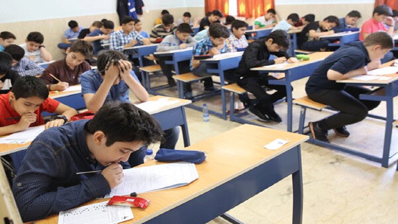امتحان امتحانات مدارس دانش آموز