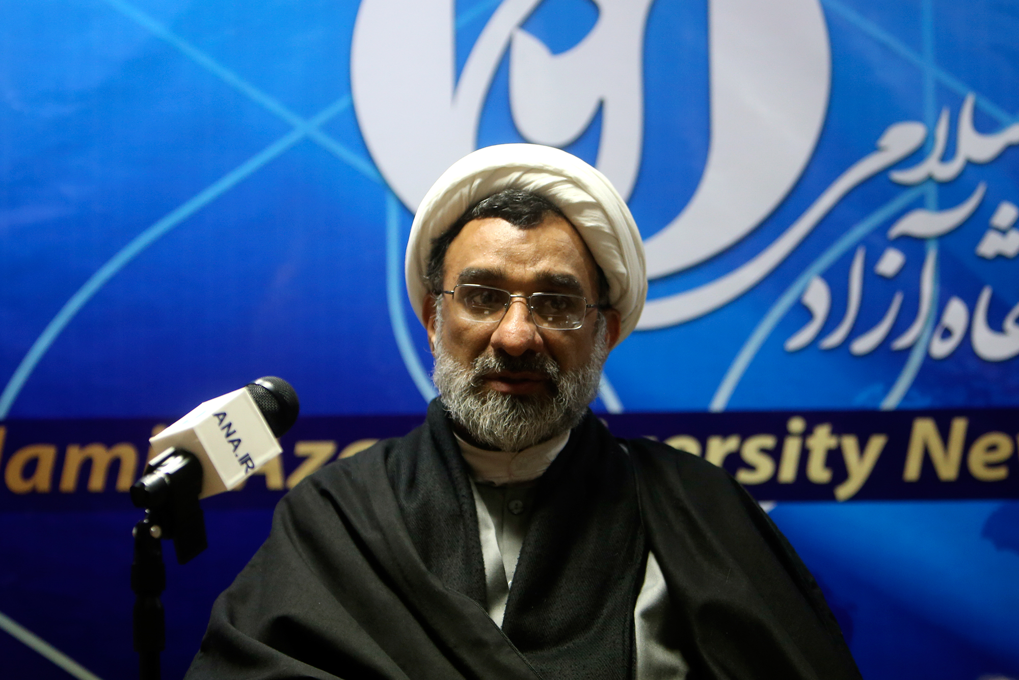حجت الاسلام والمسلمین دکتر عبدالحسین خسروپناه معاون علوم انسانی و هنر دانشگاه آزاد اسلامی