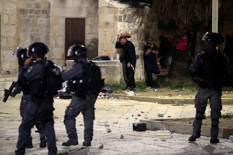 درگیری پلیس با فلسطینیان در مسجد الاقصی در بیت المقدس