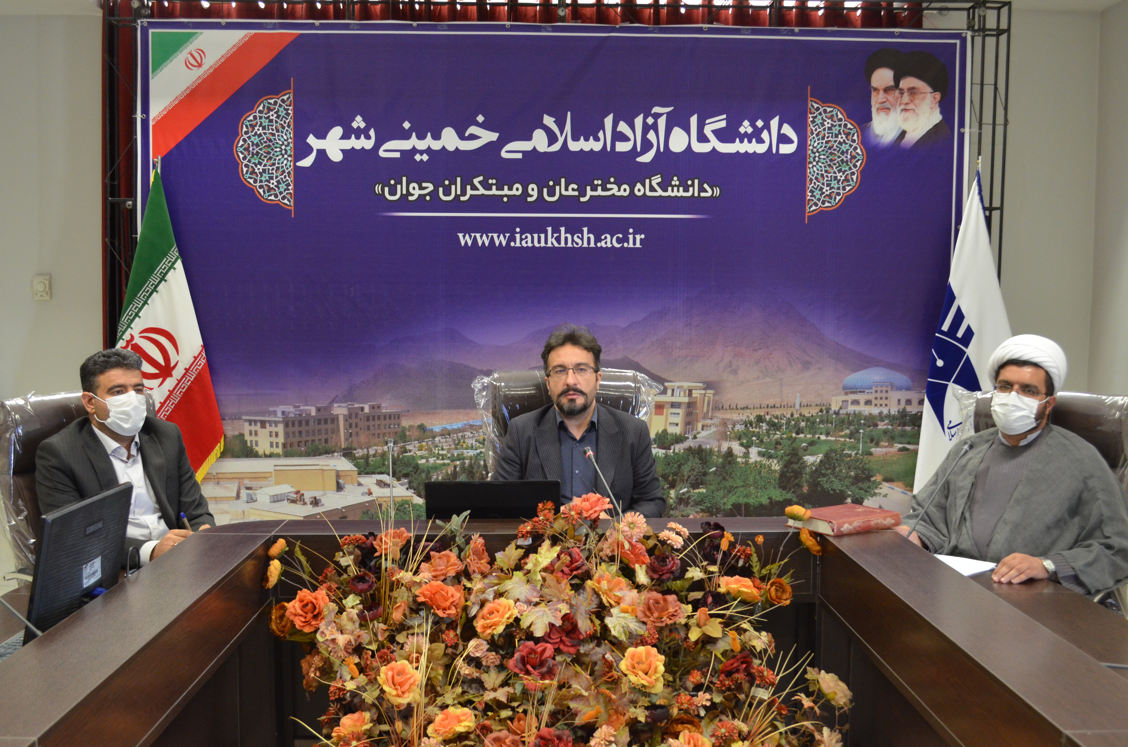 تجلیل از اساتید برتر دانشگاه آزاد اسلامی خمینیشهر
