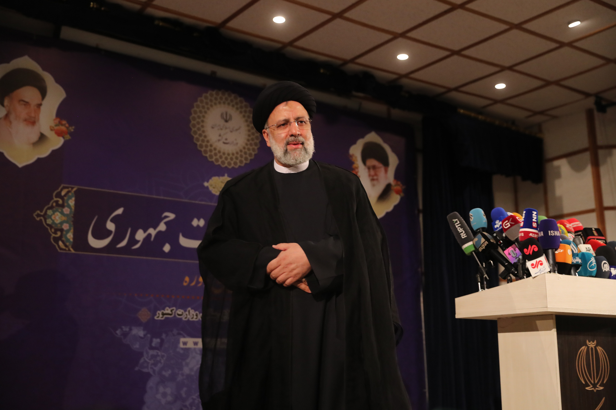 نشست خبری حجت الاسلام ابراهیم رئیسی در پنجمین روز ثبتنام داوطلبان سیزدهمین دوره انتخابات ریاستجمهوری
