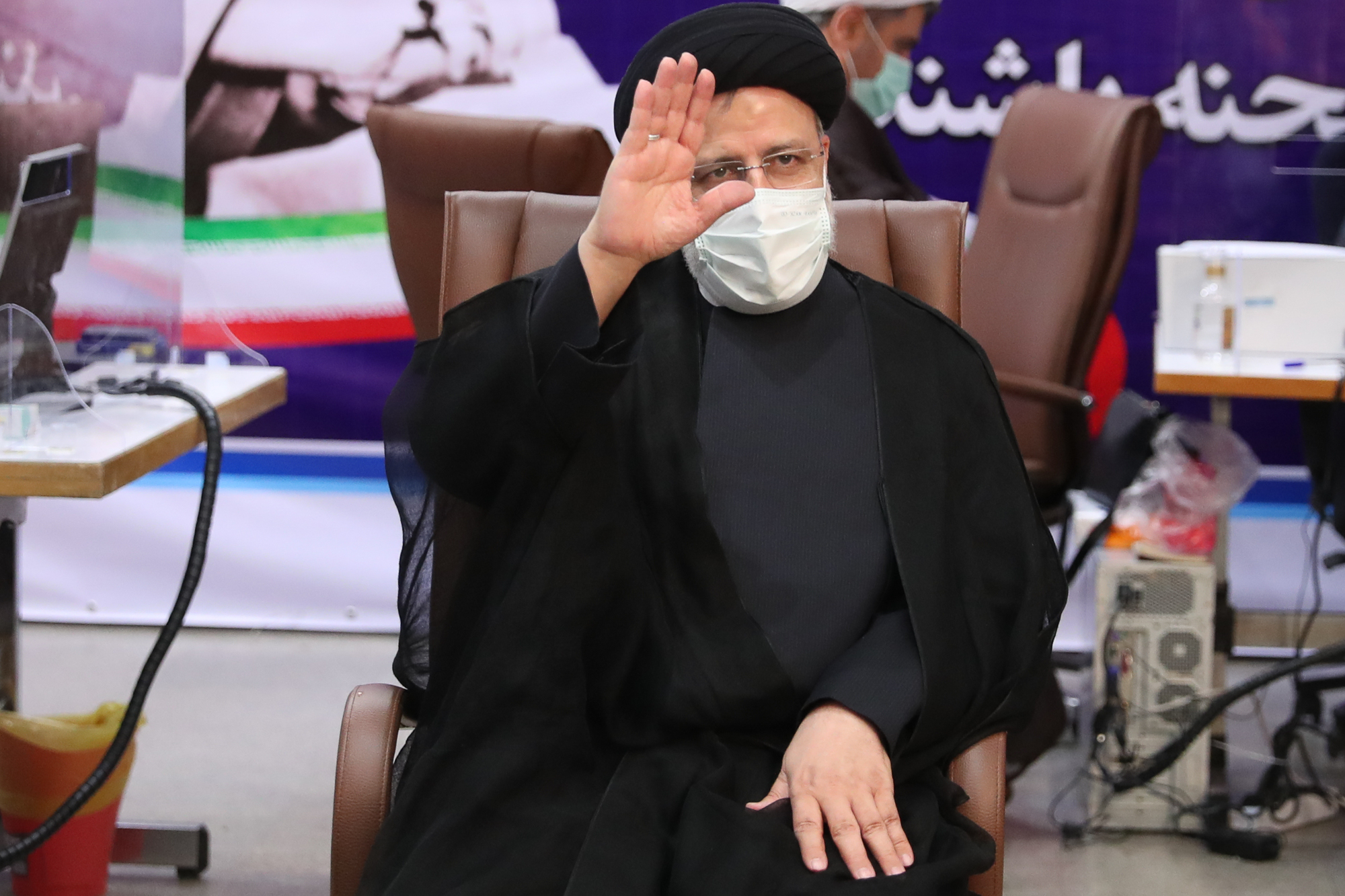 حجت الاسلام ابراهیم رئیسی در پنجمین روز ثبتنام داوطلبان سیزدهمین دوره انتخابات ریاستجمهوری