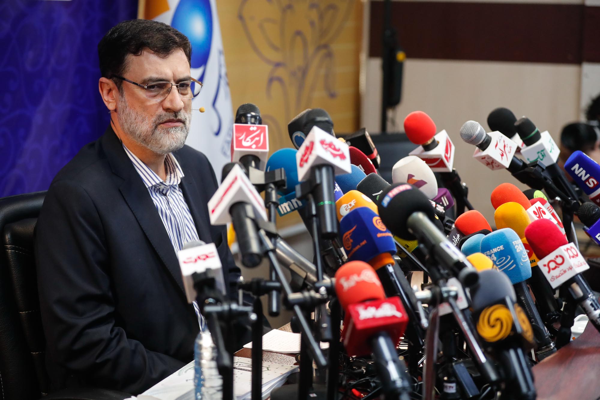 نشست خبری امیر حسین قاضی زاده هاشمی کاندیدای انتخابات ریاست جمهوری 1400
