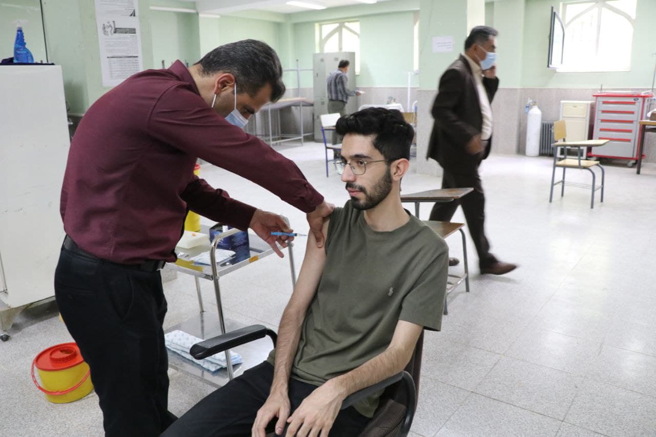 واکسیناسیون دانشجویان پزشکی مهاباد