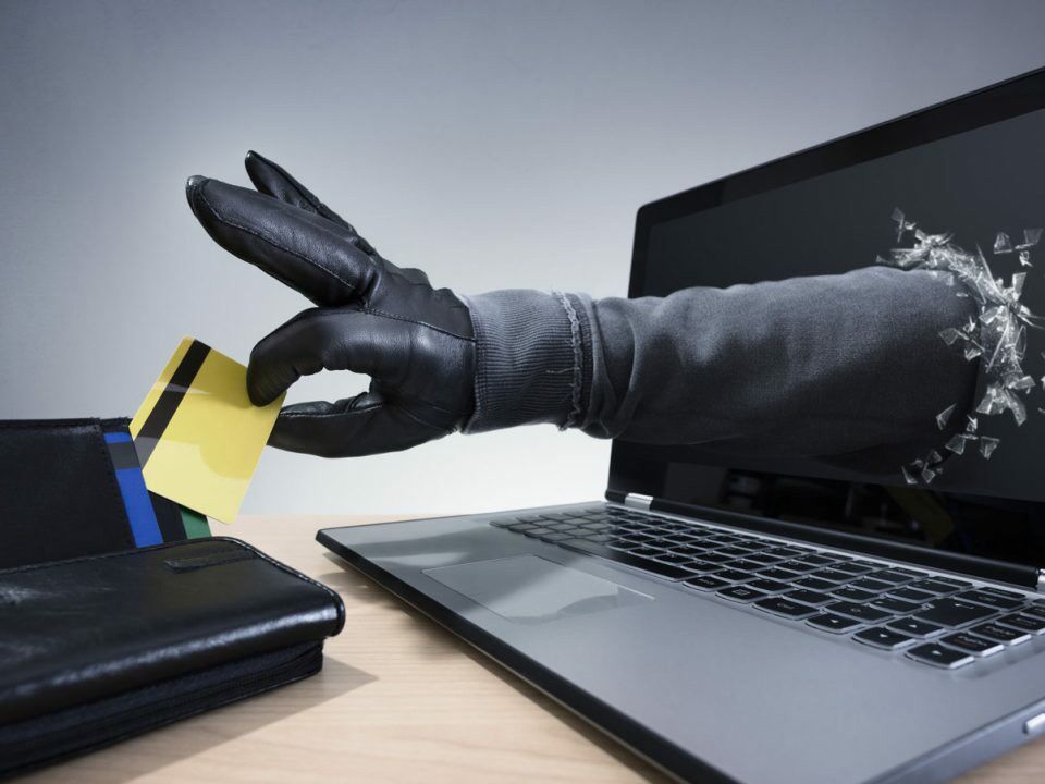 کلاهبردار اینترنتی