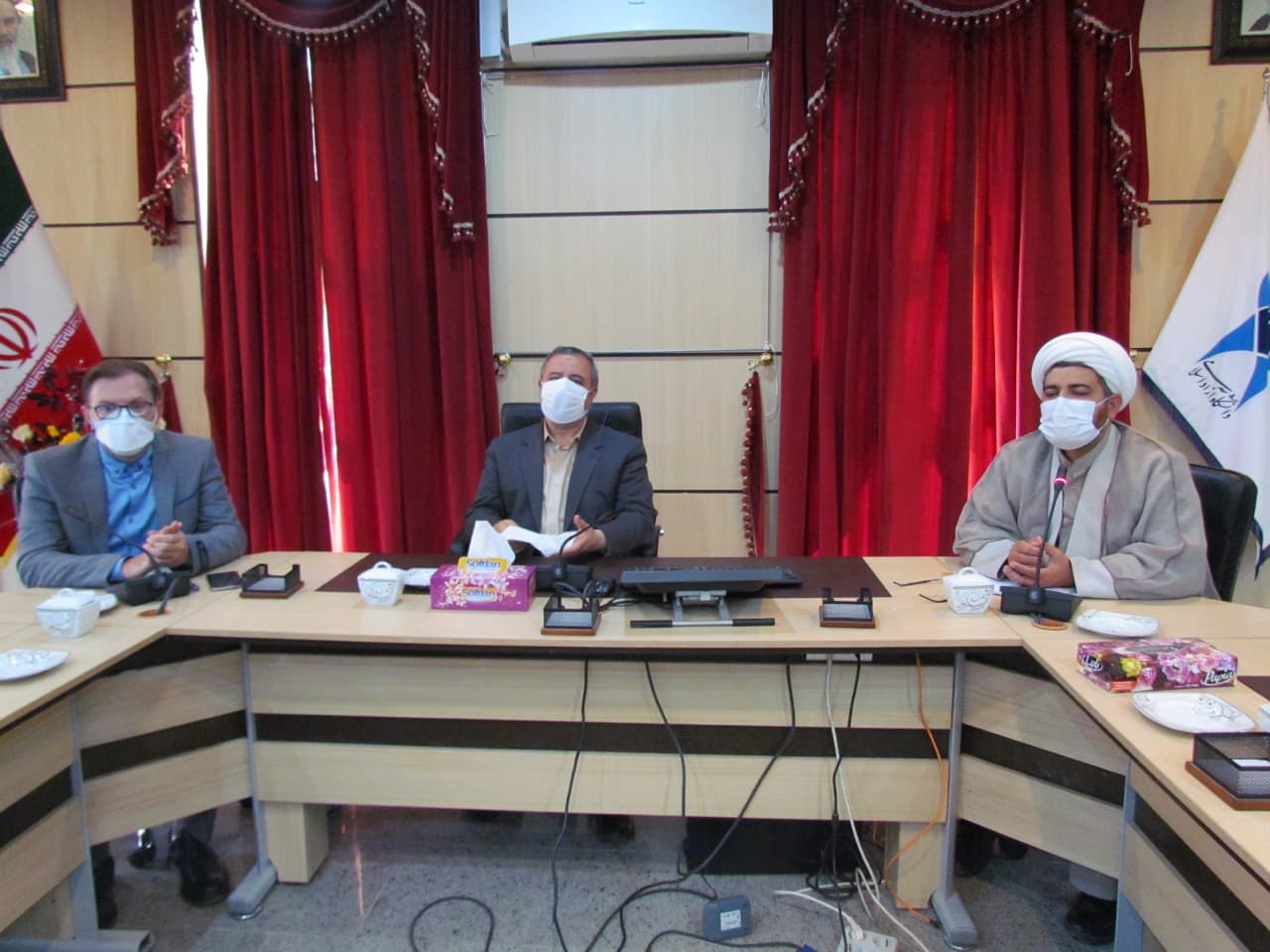 نشست اعضای هیئت علمی دانشگاه آزاد اسلامی واحد بناب با هیئت رئیسه دانشگاه آزاد اسلامی استان آذربایجان شرقی