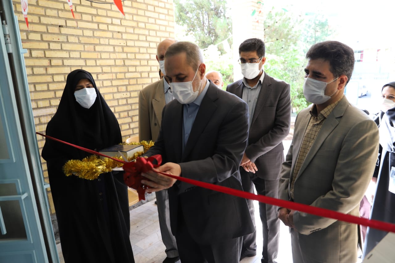 پایگاه واکسیناسیون دانشگاه آزاد اسلامی سمنان با حضور سیدمحمد بطحایی گشایش یافت