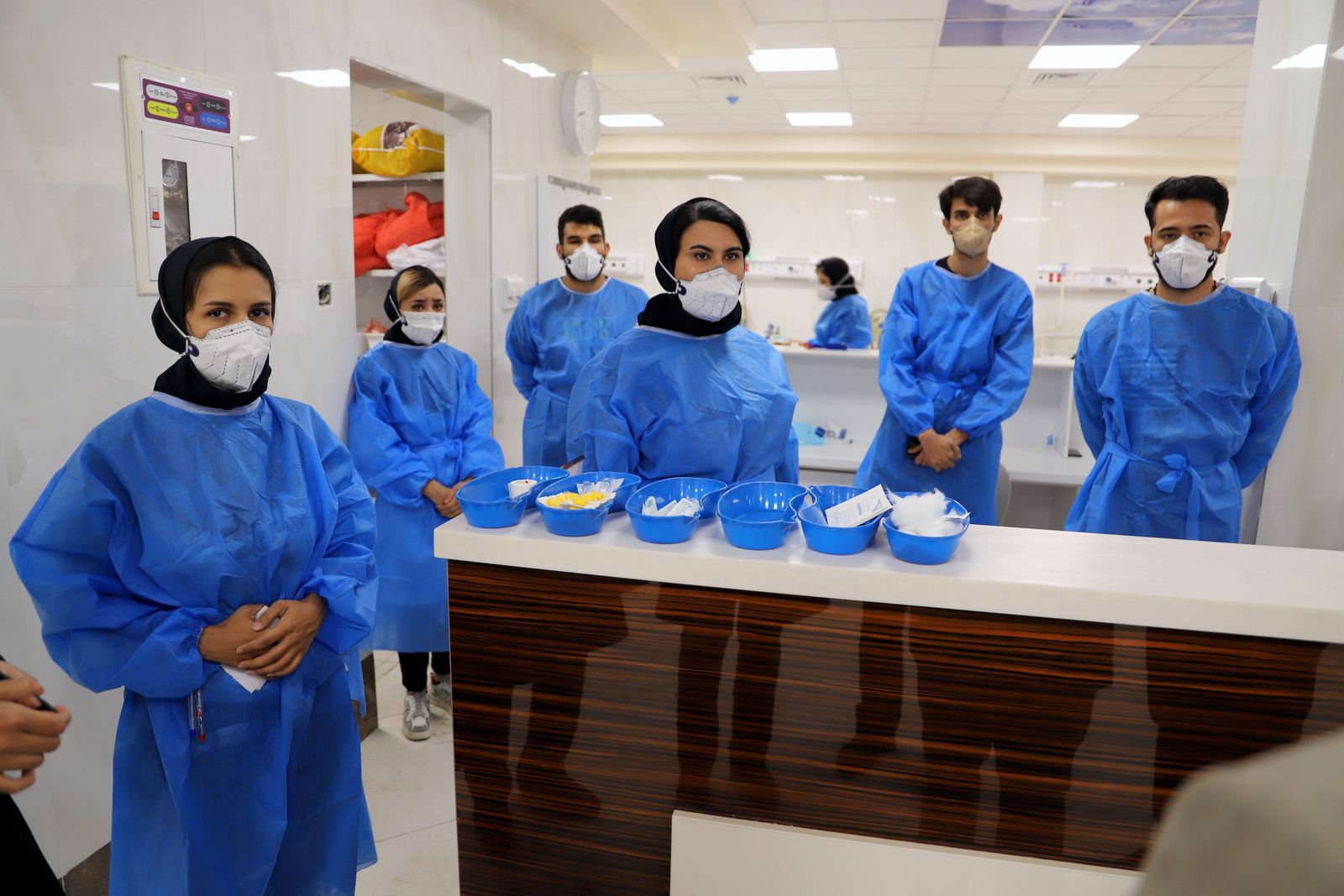 جدال نفس‌گیر مبارزان پیش‌تاخته با اهریمن کرونا