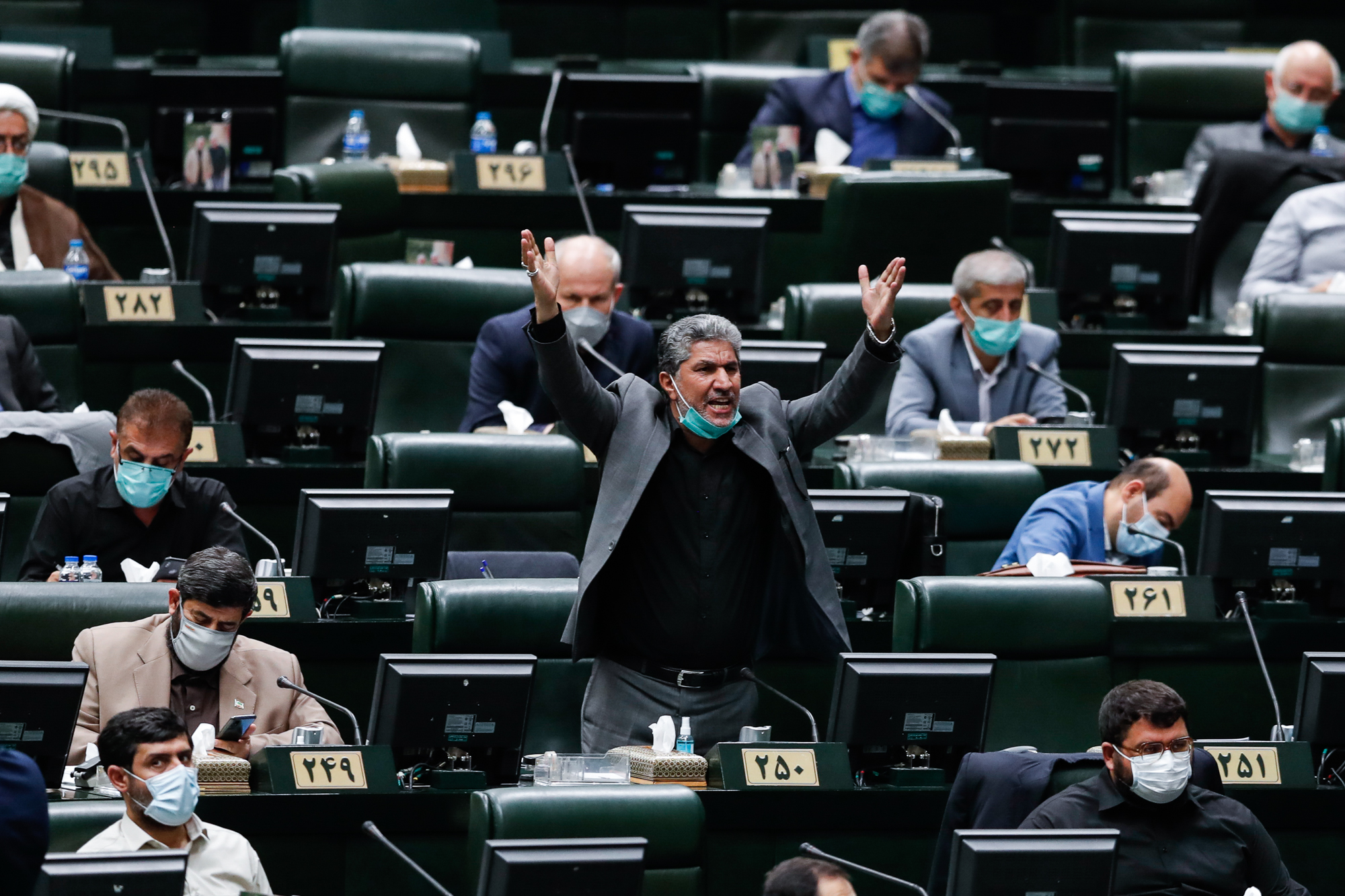 جلسه بررسی وزرای پیشنهادی دولت در مجلس