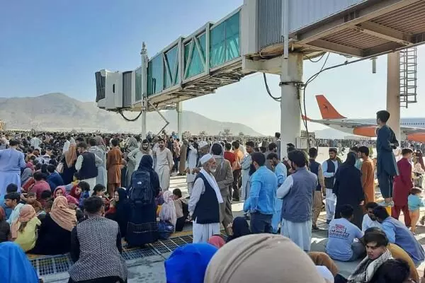 فرودگاه