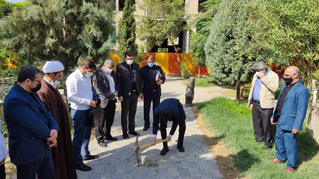 کلنگزنی مقبره مطهر شهدای گمنام در دانشگاه آزاد اسلامی اسلامشهر