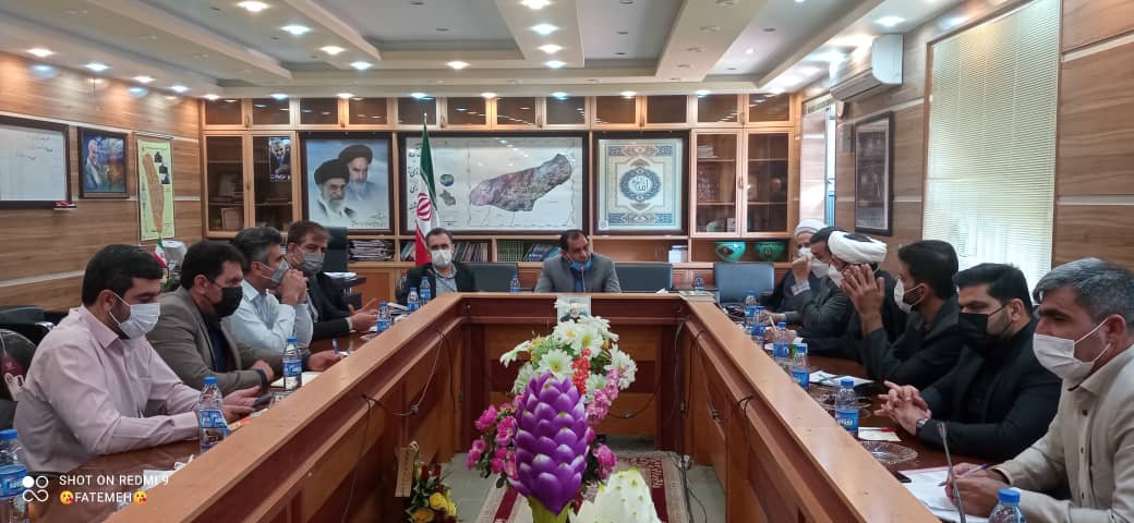بررسی مشکلات دانشگاه آزاد اسلامی مرکز فراشبند