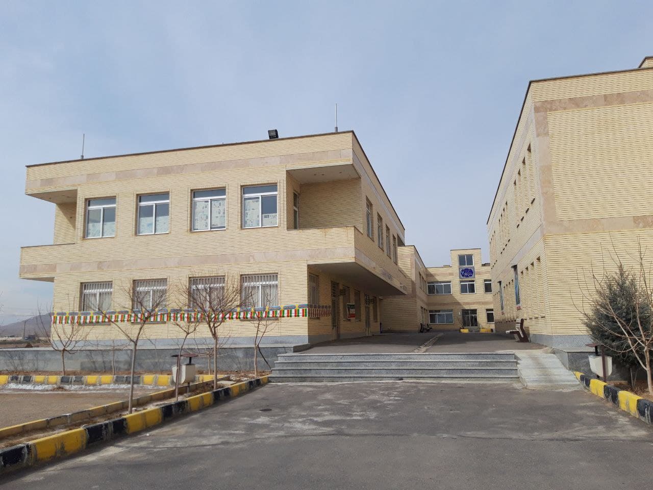 دانشگاه آزاد اسلامی واحد دهق
