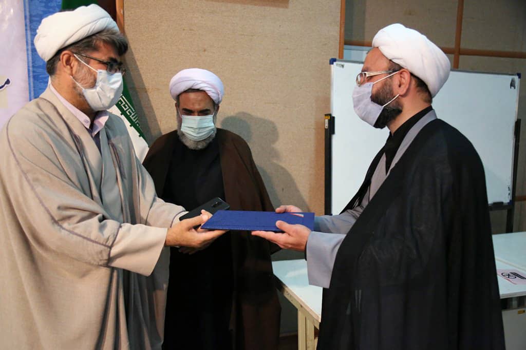 مسئول نهاد نمایندگی رهبری در دانشگاه آزاد اسلامی استان کرمانشاه معرفی شد