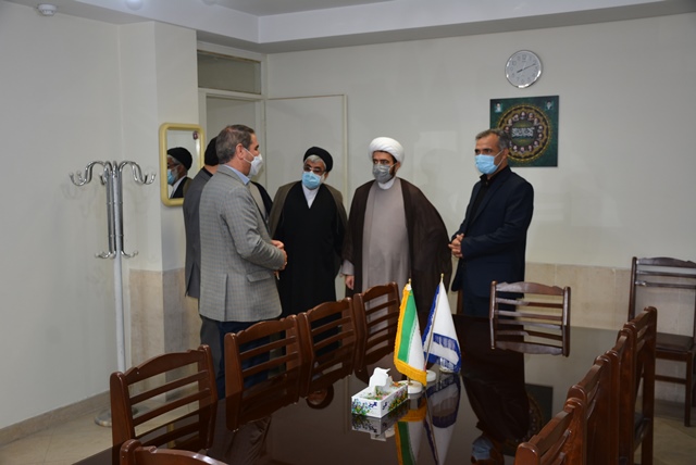سرپرست دانشگاه آزاد اسلامی خراسان رضوی و مشهد از بخش های مختلف این دانشگاه بازدید کرد