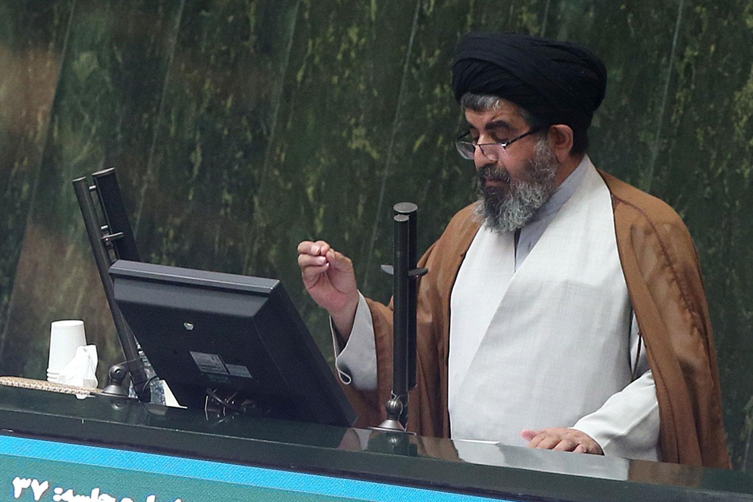 موسوی لارگانی