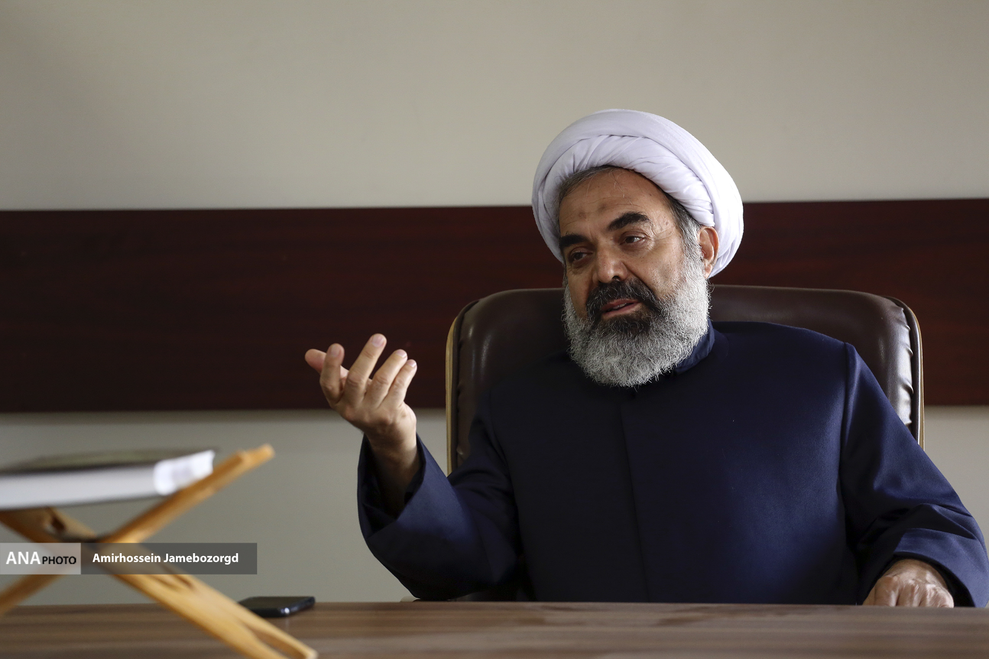 مصاحبه اختصاصی آنا با حجت الاسلام شریفانی