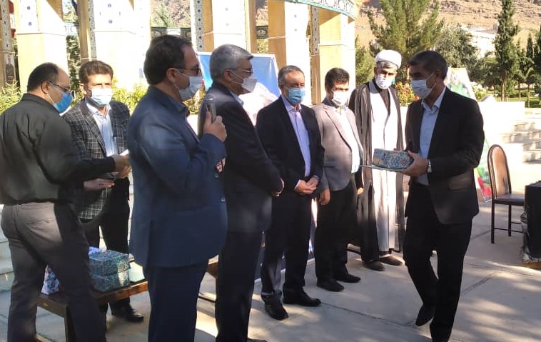 تجلیل از رزمندگان و ایثارگران دانشگاه آزاد اسلامی واحد خرمآباد