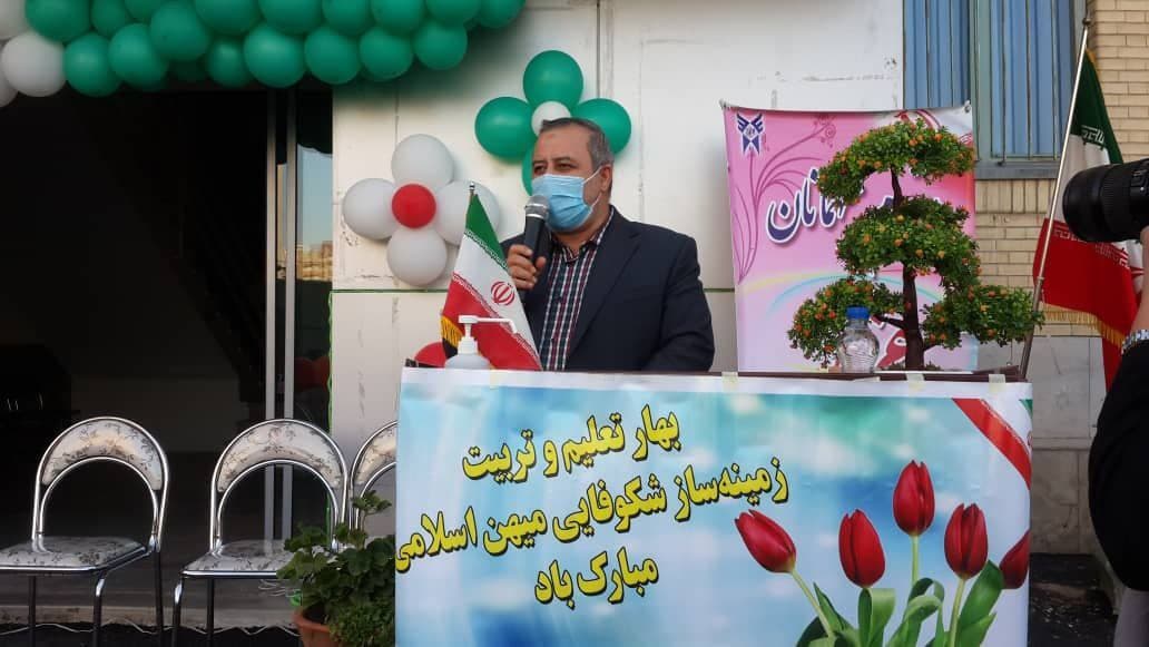 جشن شکوفهها در نخستین روز مهر ماه سال ۱۴۰۰ در مجتمع دخترانه سمای تبریز برگزار شد