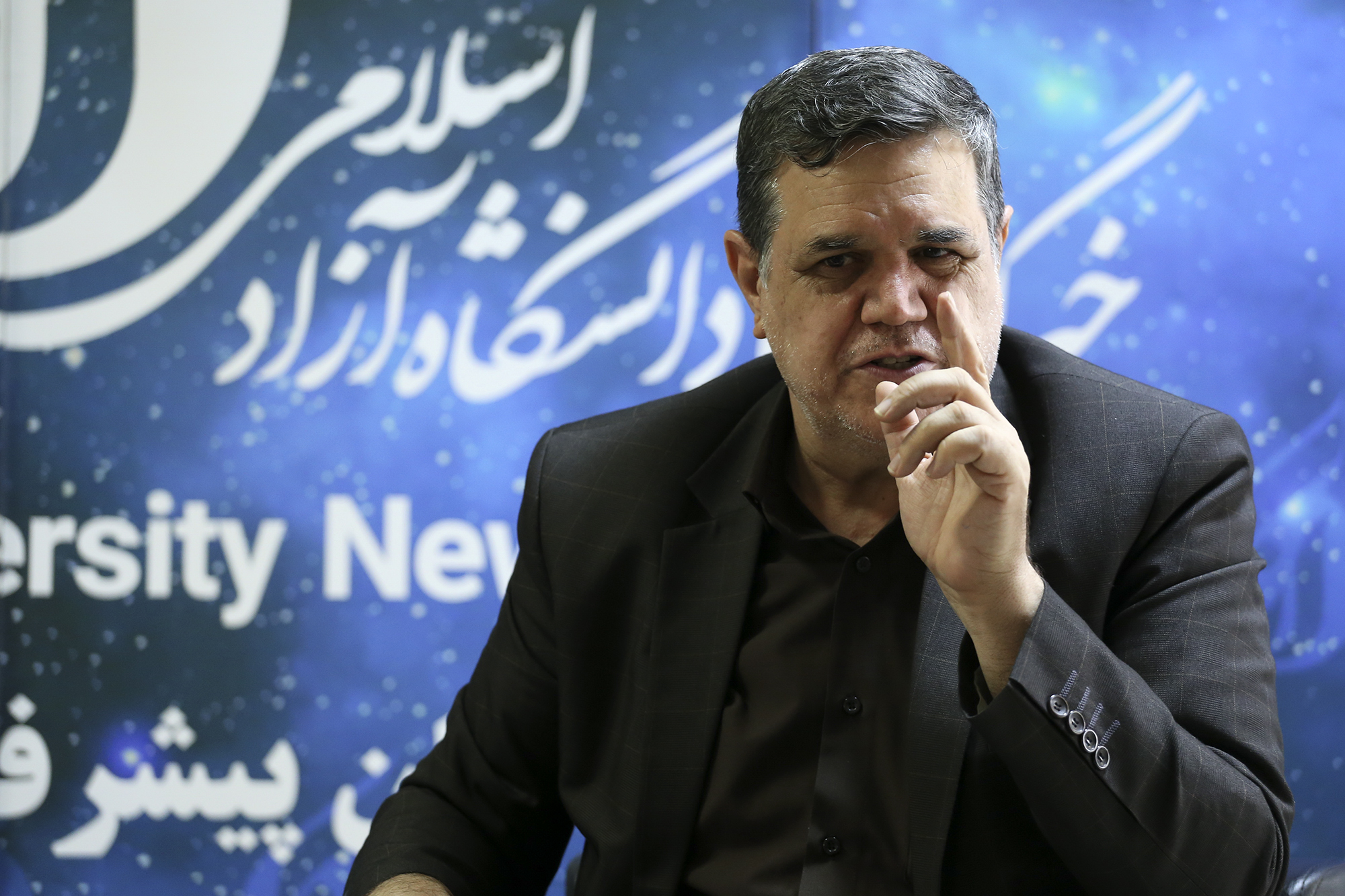 حسین خنیفررییس دانشگاه فرهنگیان