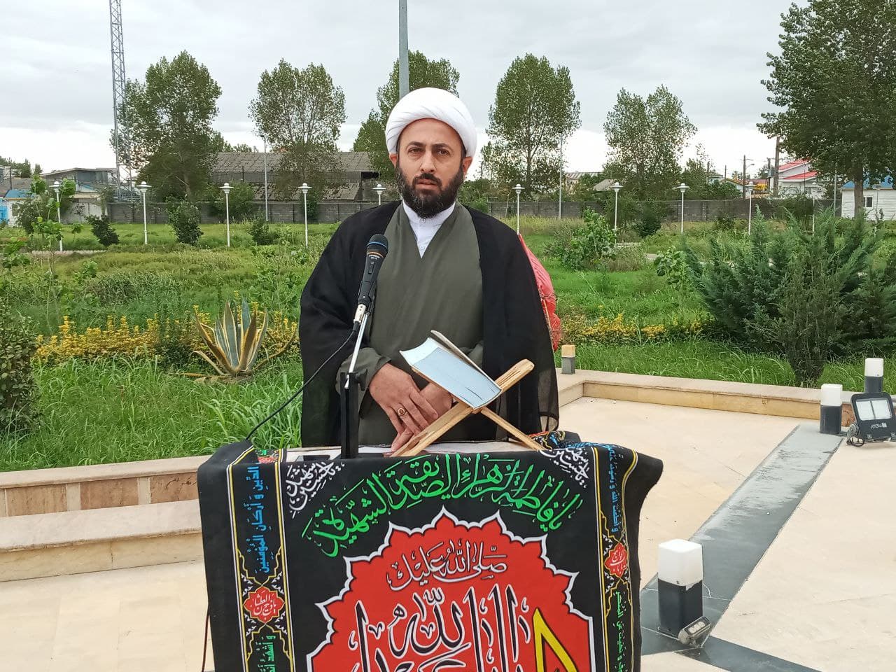 حجتالاسلام مجید فتاحی مسئول نهاد نمایندگی مقام معظم رهبری در دانشگاه آزاد اسلامی واحد بندر انزلی و غرب گیلان