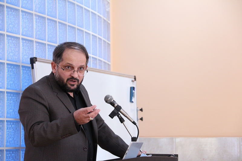 فرزاد جهانبین معاون فرهنگی دانشجویی دانشگاه آزاد اسلامی