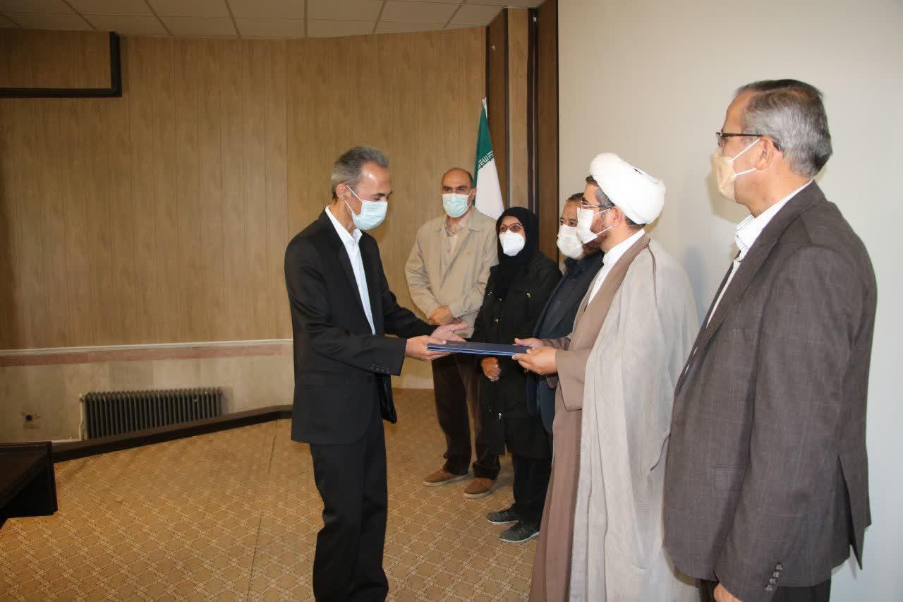 کارکنان و استادان نمونه دانشکده دامپزشکی دانشگاه آزاد اسلامی تبریز تجلیل شدند