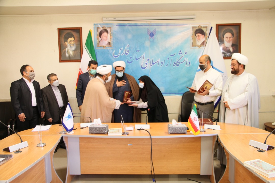 تجلیل از فعالیتهای فرهنگی حوزه معاونت دانشجویی دانشگاه آزاد اسلامی لارستان