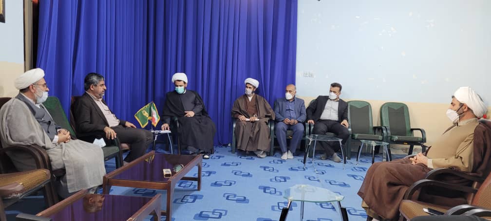 رحیم اکرامی رئیس دانشگاه آزاد اسلامی استان کهگیلویه و بویراحمد در دیدار با امام جمعه دهدشت