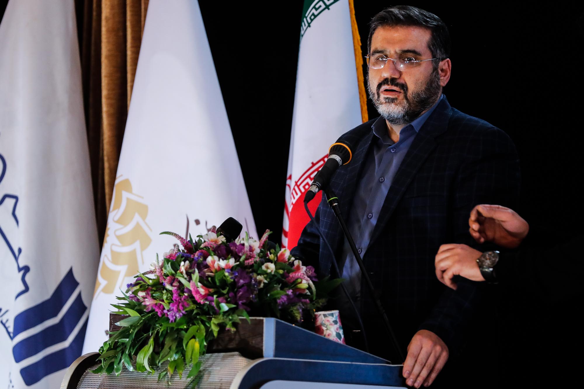 مراسم رونمایی کتاب پنجگانه افول آمریکا