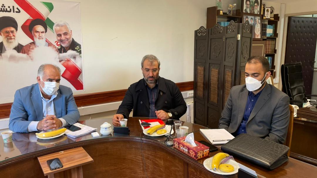 محمدامین ایمان‌جانی مدیرمسئول روزنامه فرهیختگان با حضور در شورای دانشگاه آزاد اسلامی استان کرمان