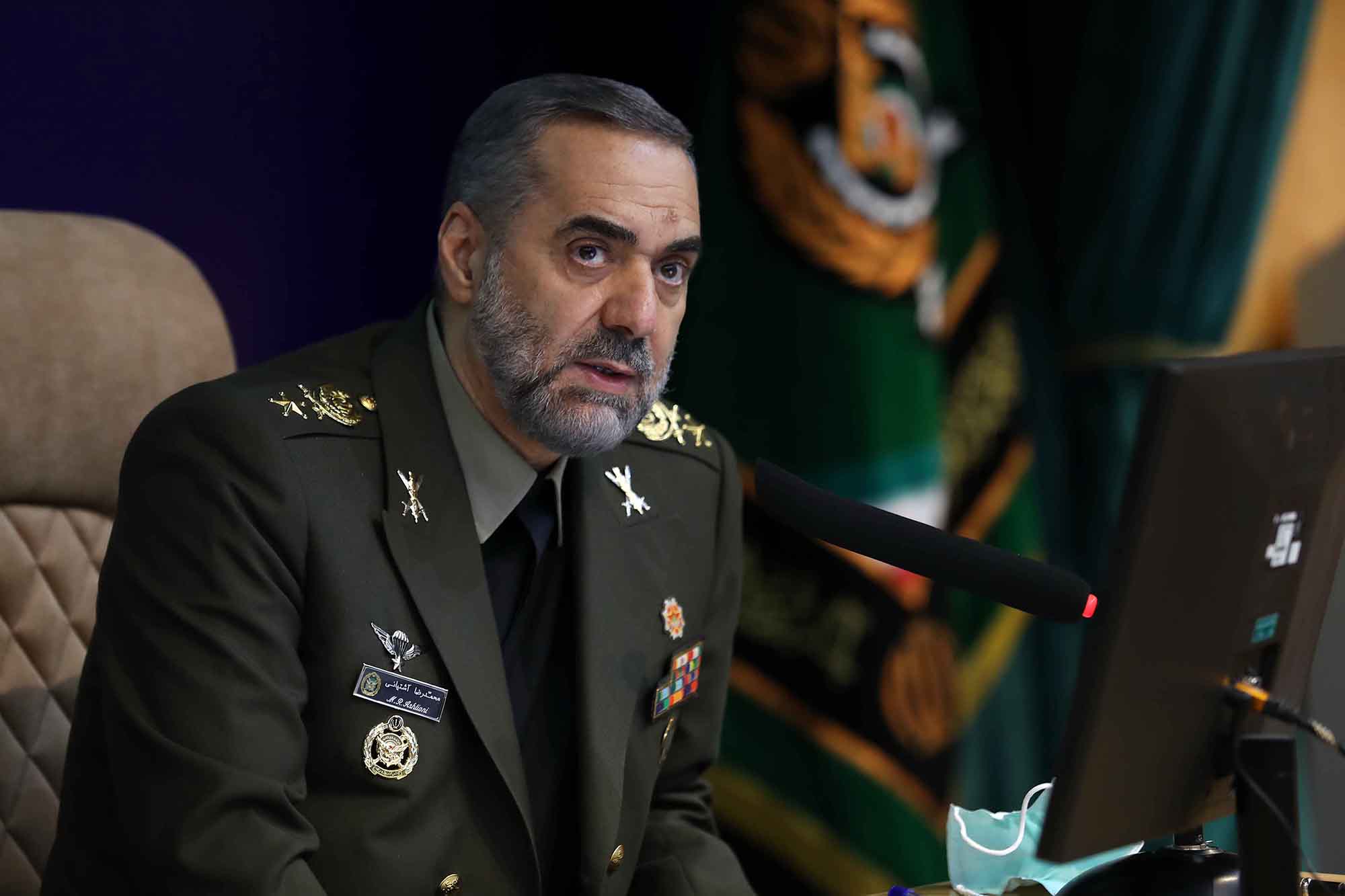 نشست کمیسیون صنایع و معادن مجلس شورای اسلامی با وزیر دفاع