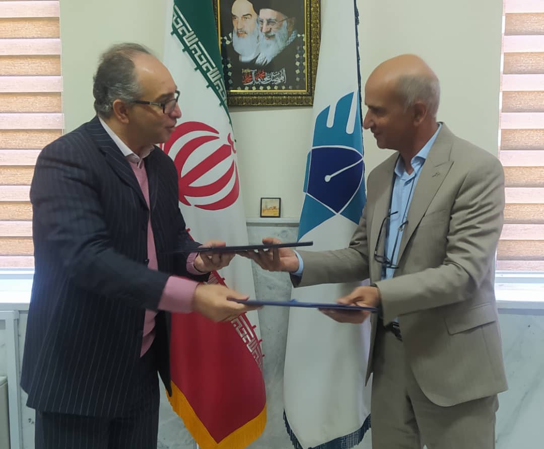 عقد تفاهمنامه همکاری میان دانشگاه آزاد اسلامی واحد نکا و شرکت تولیدی صنعتی مازرون سفال