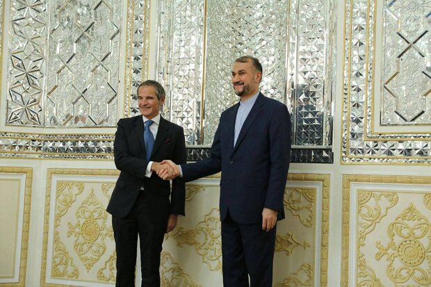 امیرعبداللهیان گروسی