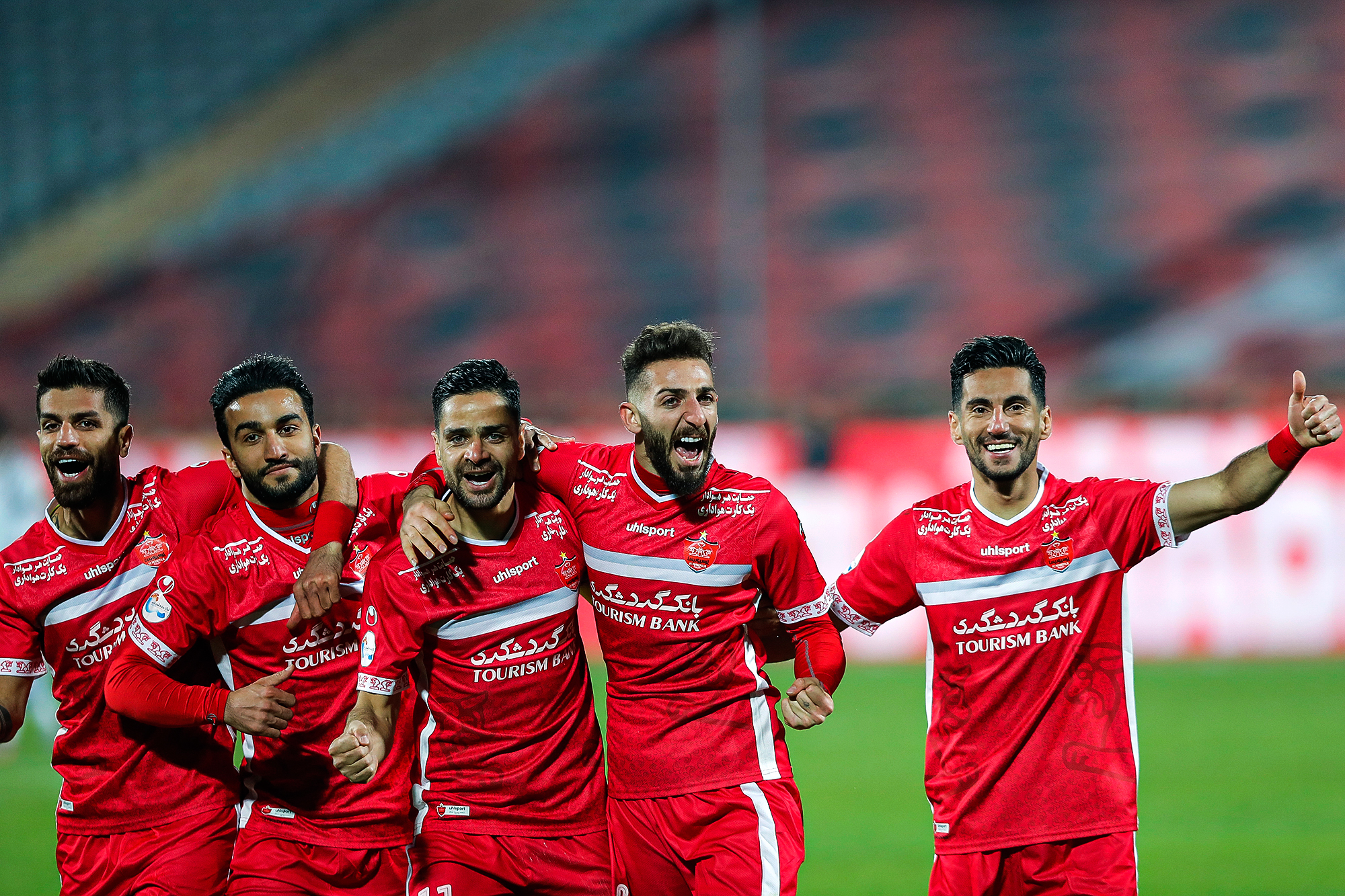 دیدار تیمهای پرسپولیس و نفت مسجد سلیمان