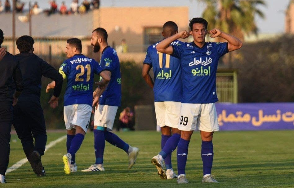 امیرحسین حسینزاده استقلال
