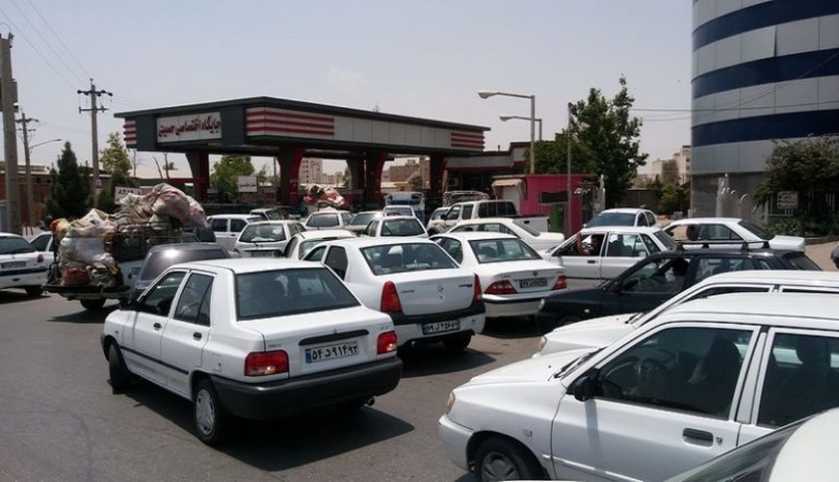 ازدحام+در+پمپ+بنزین.jpg