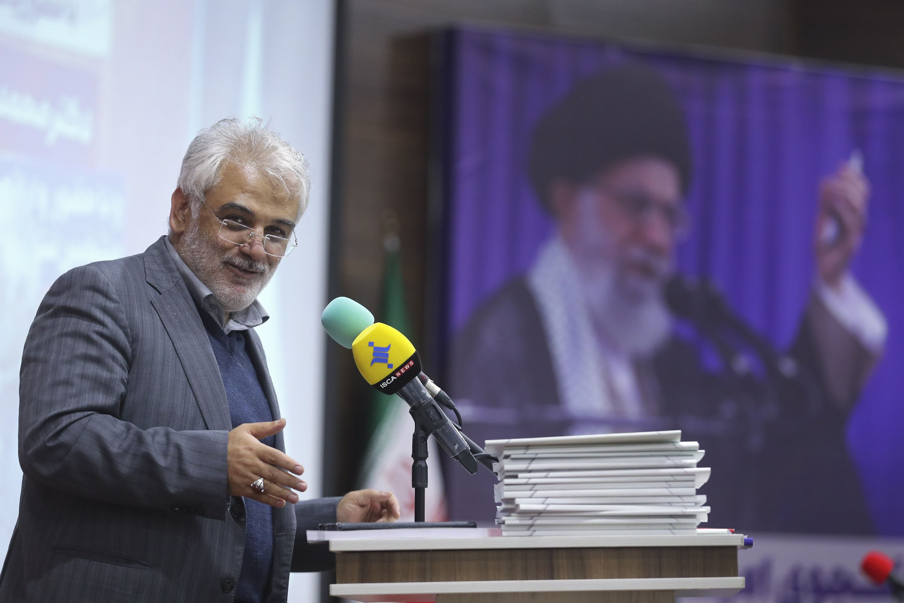 نشست صمیمانه دکتر طهرانچی با اعضای تشکلها و فعالان دانشجویی