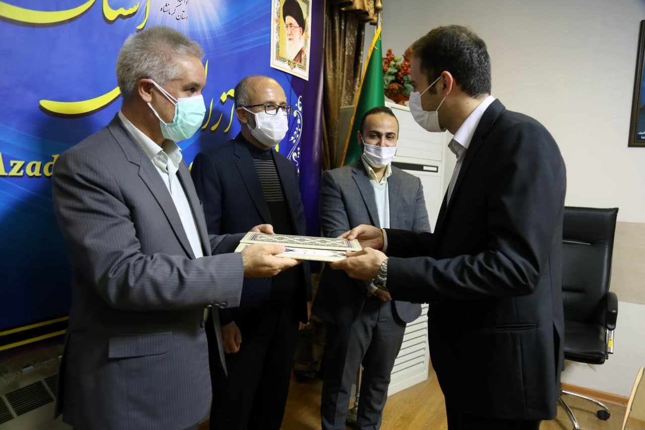 تجلیل از 6 دانشجوی برتر واحد کرمانشاه در پنجمین جشنواره ملی ایثار