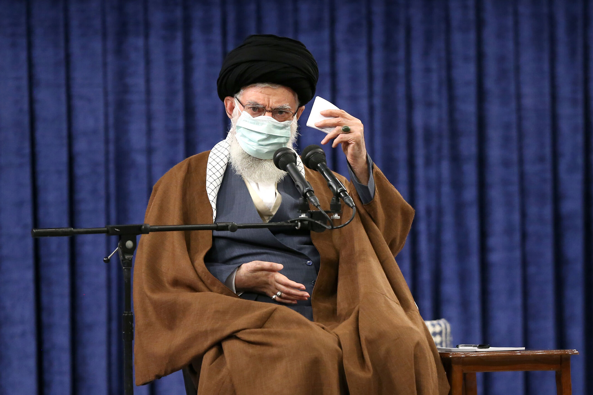 دیدار پرستاران و خانواده شهدای سلامت با رهبر انقلاب