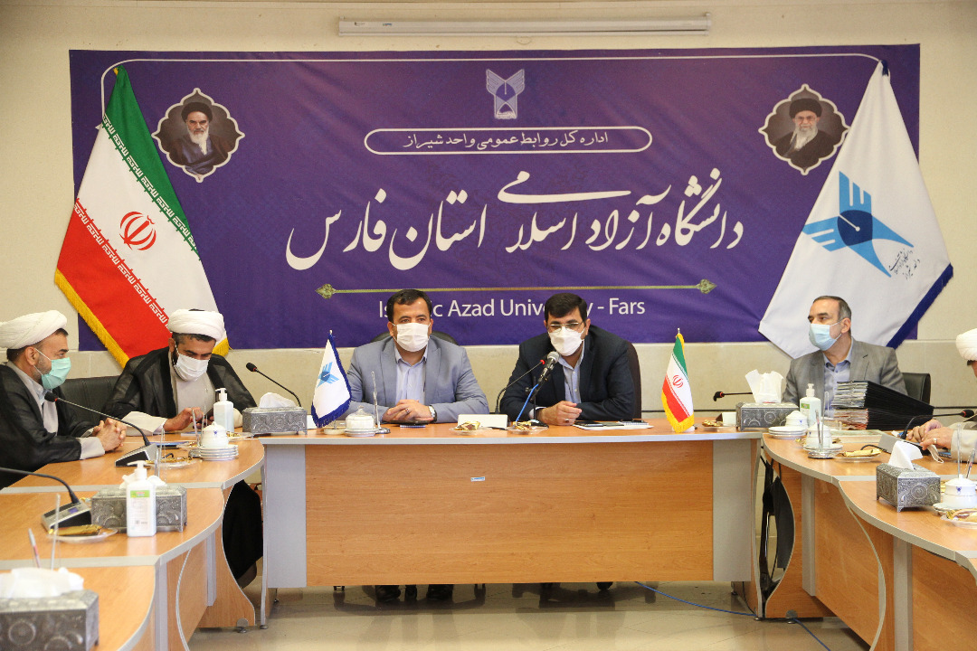 حمید مهدیون مدیرکل تشکلهای اسلامی دانشگاه آزاد اسلامی در جمع معاونان فرهنگی واحدهای دانشگاه آزاد اسلامی استان فارس و دبیران و اعضای تشکلهای این دانشگاه