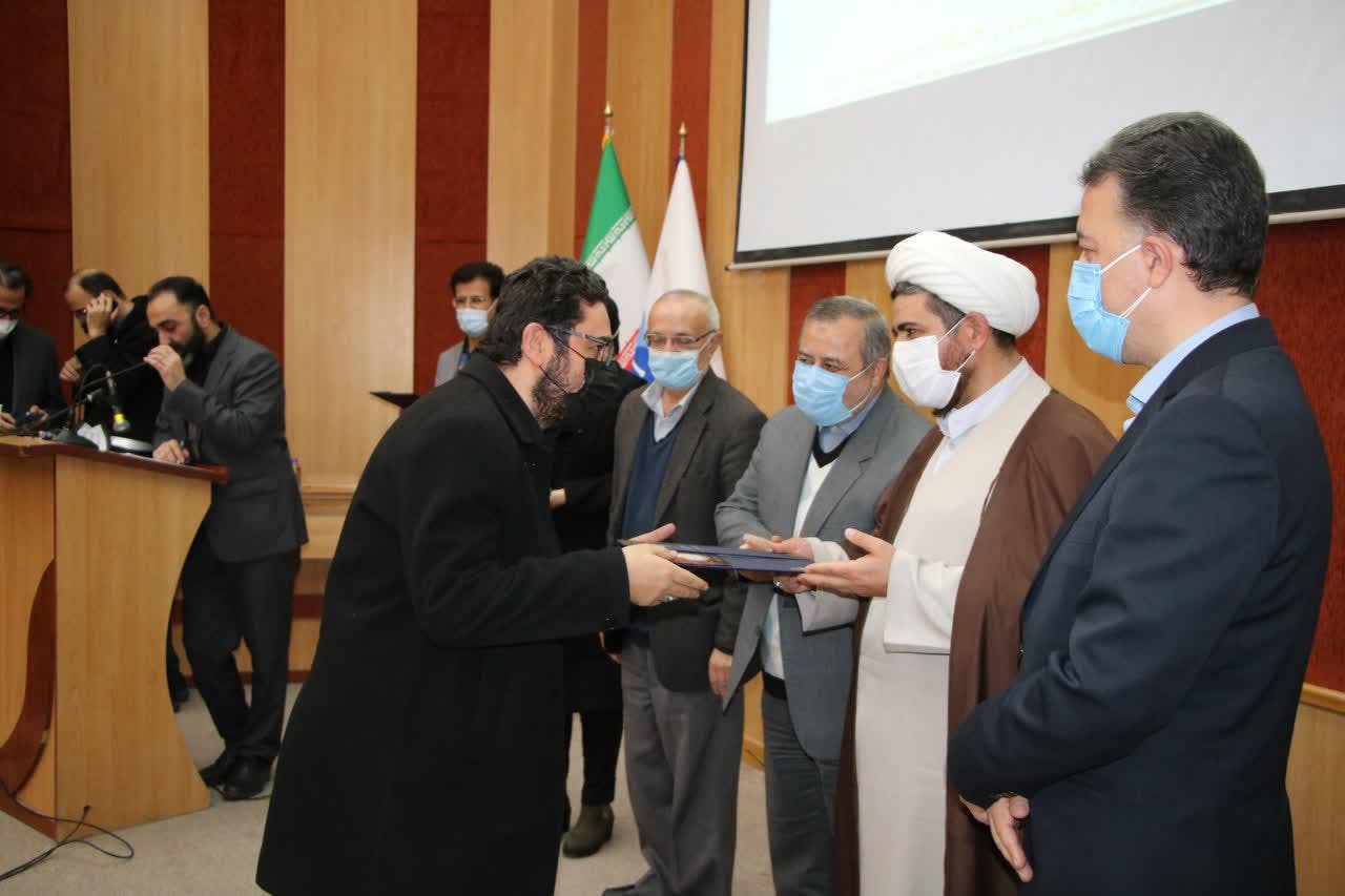 تجلیل از پژوهشگران برتر دانشگاه آزاد اسلامی واحد تبریز