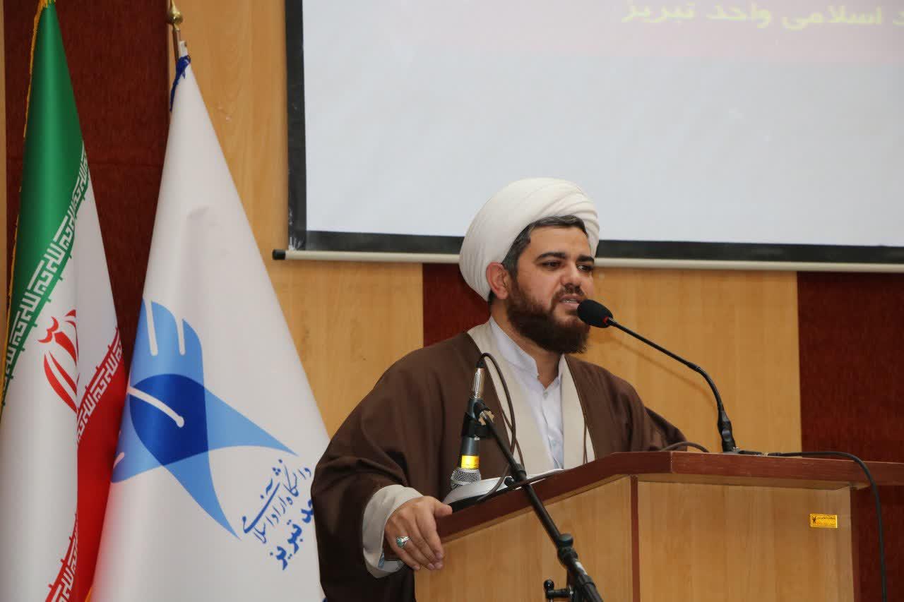 تجلیل از پژوهشگران برتر دانشگاه آزاد اسلامی واحد تبریز