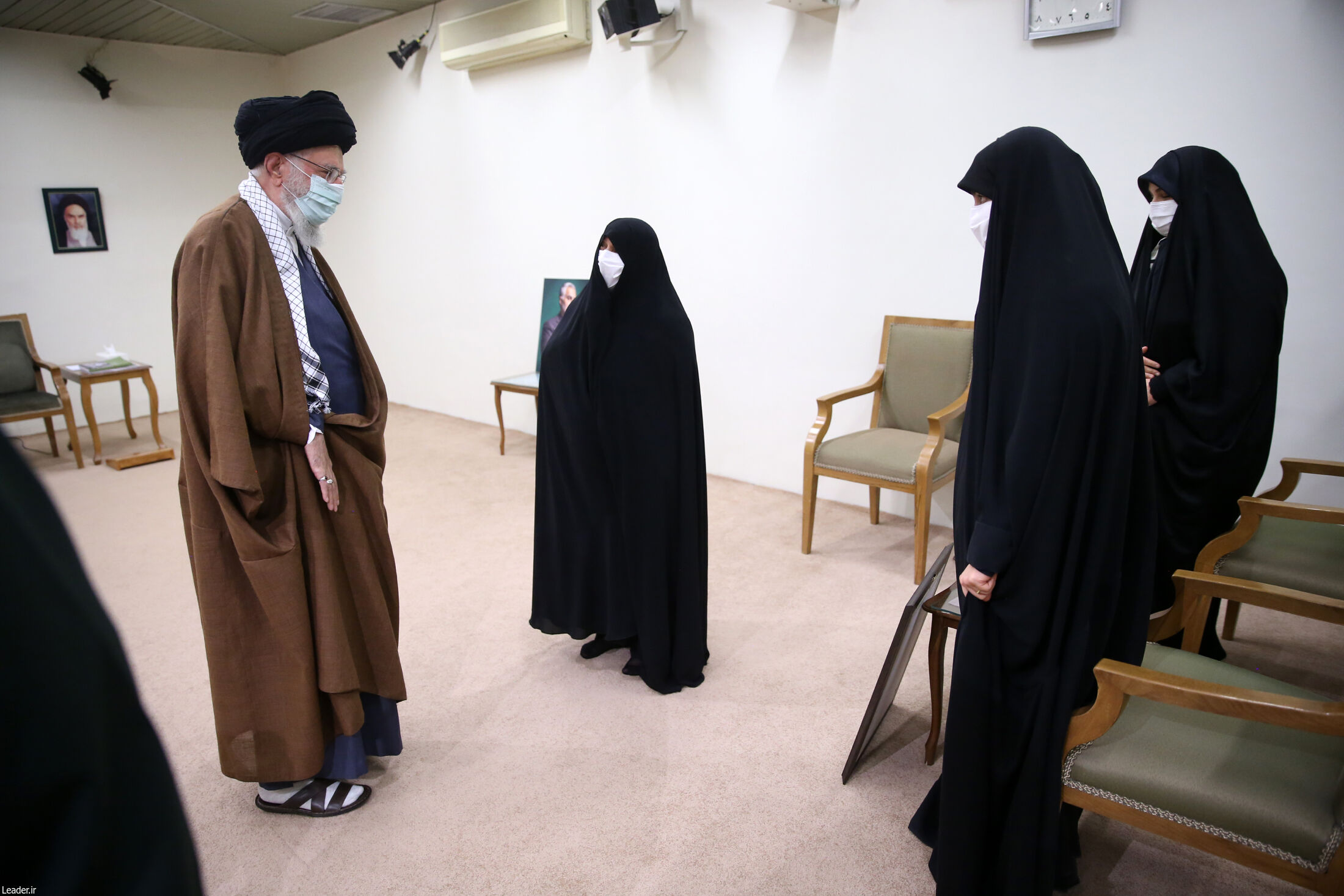 رهبر انقلاب خانواده شهید سلیمانی