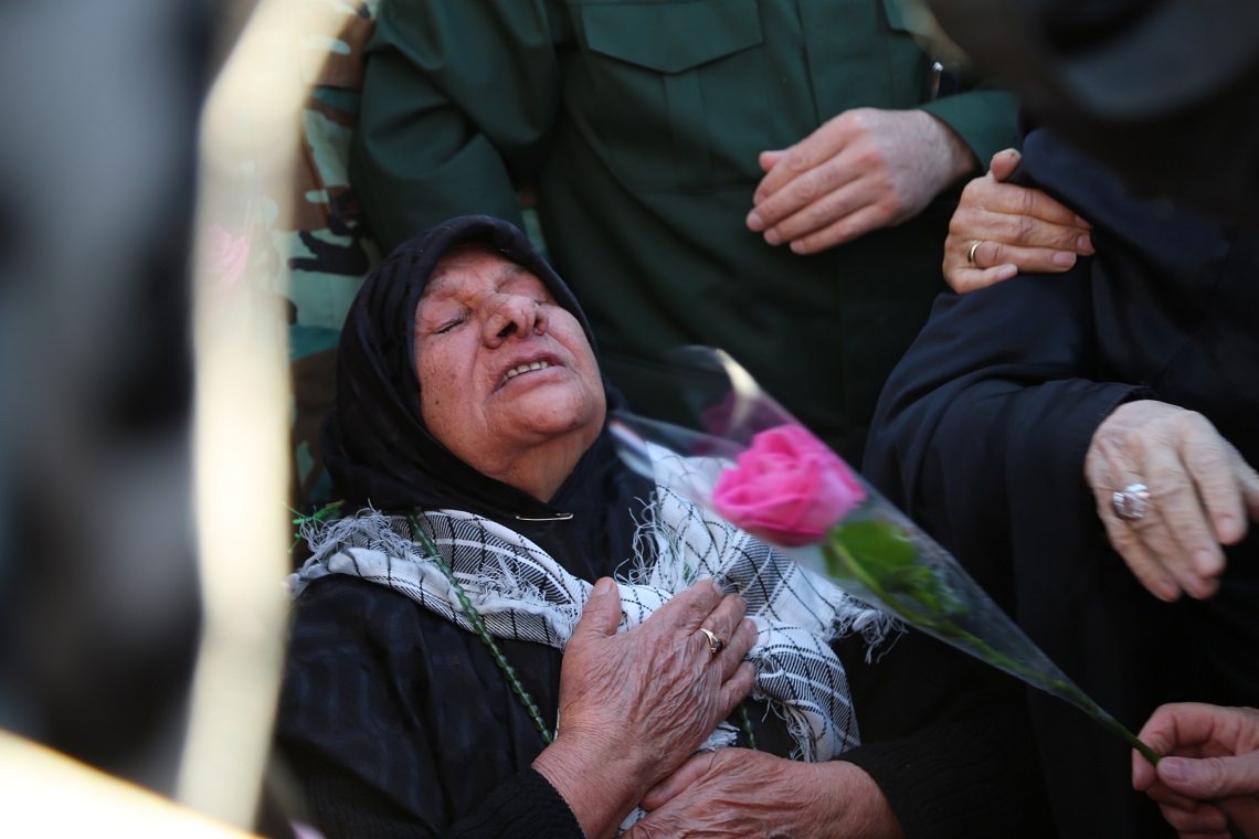 آیین تجلیل از مادر شهید قاسم شاهولدی در دانشگاه آزاد اسلامی ایلام برگزار شد