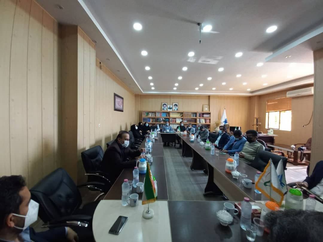 نشست حیدری و مدیران کارخانه سیمان